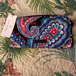 Vera Bradley haymarket paisley tech wristlet NWT